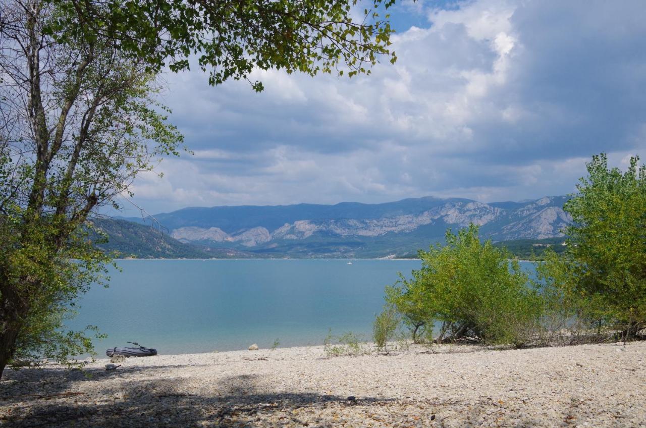 Lou Pebre D'Ai Bed and Breakfast Régusse Εξωτερικό φωτογραφία